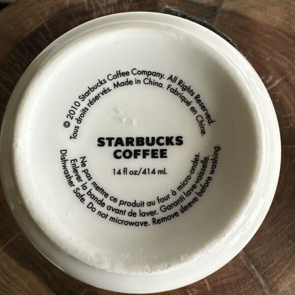 STARBUCKS Mug 2010 Wool Cozy Sleeve Tumbler Red Button 14 oz Ceramic - Picture 7 of 7